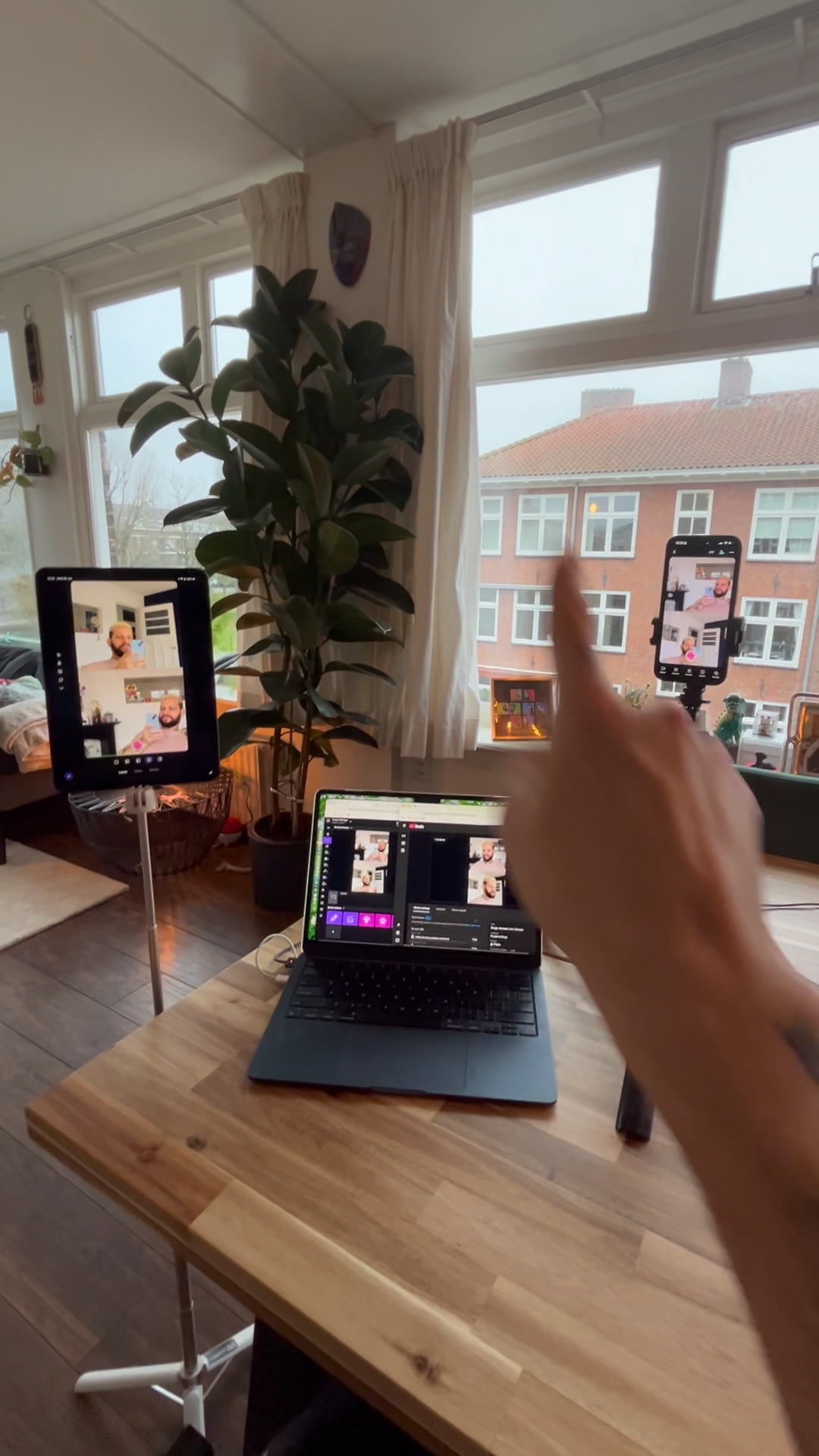 Multi-Cam Live Streams with Two iPhones