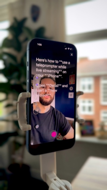 Use a Teleprompter While Live Streaming on iPhone